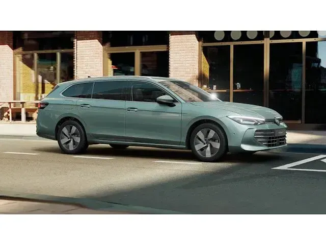 Gebraucht VW Passat Business 122 PS (89 kW) 2025 Grün Kombi