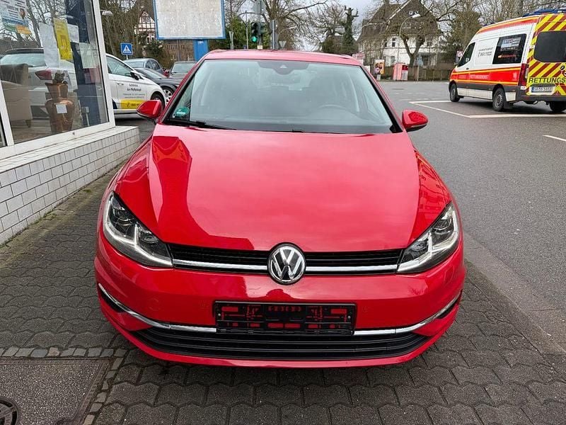 Gebraucht VW Golf VII Join 116 PS (85 kW) 2018 Rot Limousine