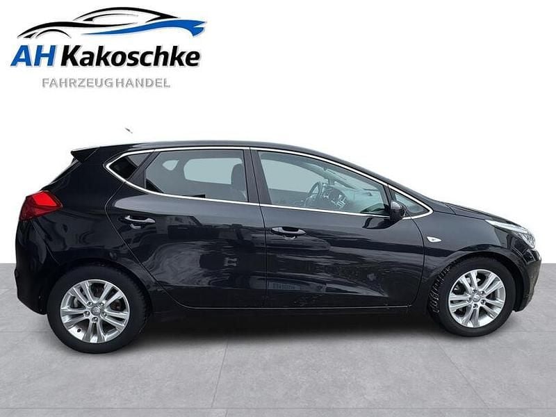 Gebraucht Kia Ceed DREAM-TEAM Edition 99 PS (72 kW) 2013 (1k) zilinaschwarz met. Kleinwagen