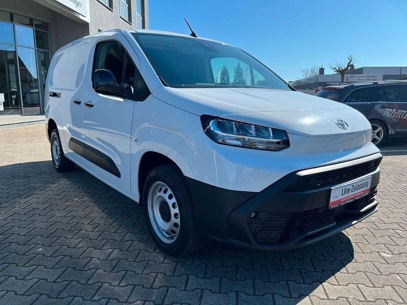 Gebraucht Toyota Proace 102 PS (75 kW) 2024 Ice white Van / Kleinbus