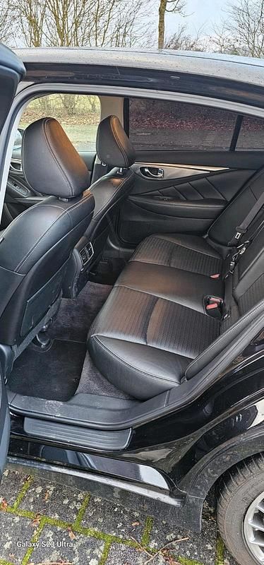 Gebraucht Infiniti Q50 170 PS (125 kW) 2016 Schwarz Limousine