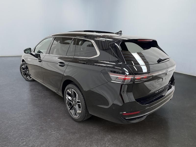 Neu VW Passat R-line 265 PS (194 kW) 2025 Limousine