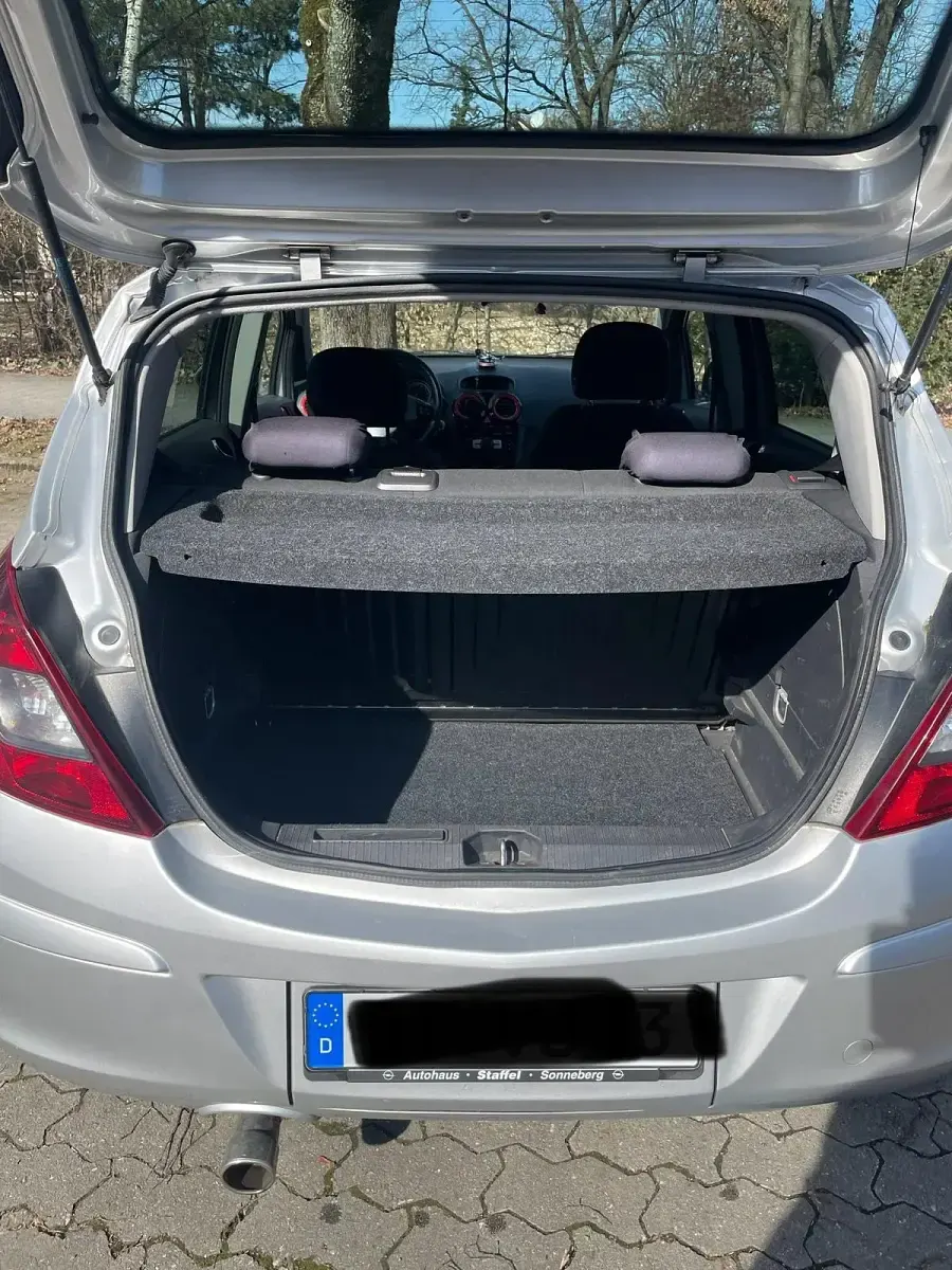 Gebraucht Opel Corsa 90 PS (66 kW) 2010 Silber Kleinwagen
