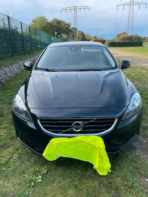 Schwarz Gebraucht 2014 Volvo V40 Kombi | 10.999 € (Fairer Preis) - Bild 1/4