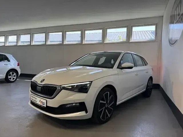 Gebraucht Skoda Scala Style 116 PS (85 kW) 2019 Weiß Kleinwagen