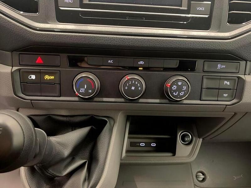 Second-hand VW Crafter 140 CP (102 kW) 2024 Alb Van