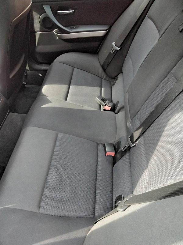 Gebraucht BMW 320 170 PS (125 kW) 2010 Grau Kombi