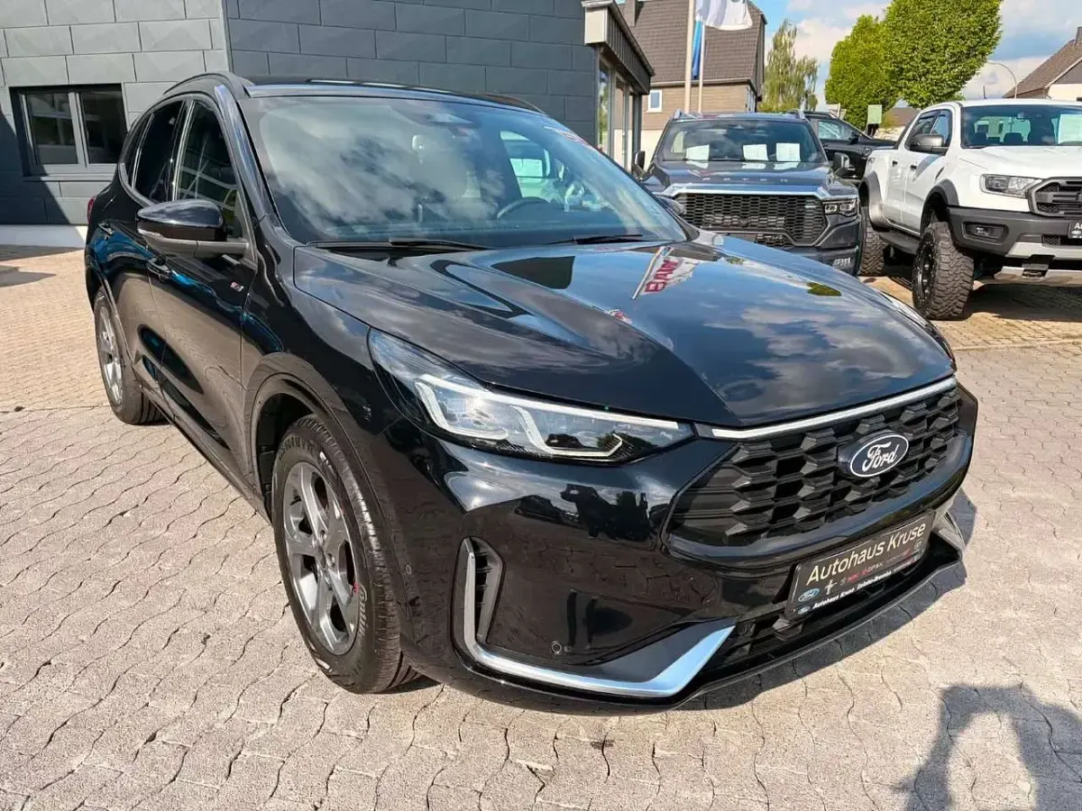 Gebraucht Ford Kuga ST-Line X 151 PS (111 kW) 2025 Agate black SUV
