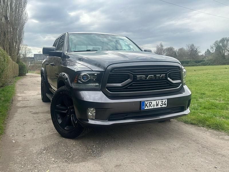 Gebraucht Dodge Ram 401 PS (294 kW) 2018 Grau Pickup