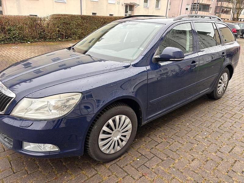Gebraucht Skoda Octavia 140 PS (102 kW) 2011 Blau Kombi
