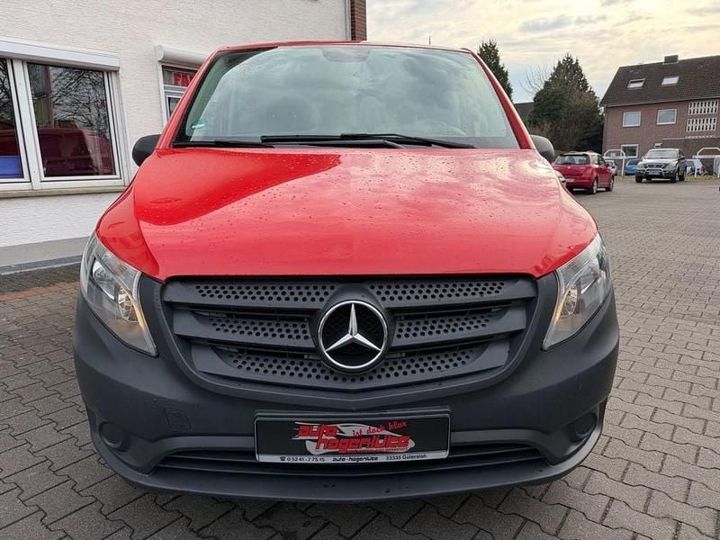 Gebraucht Mercedes Vito 114 PS (83 kW) 2015 Rot Van