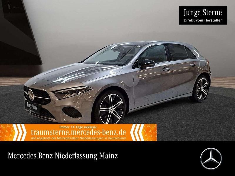 Grau Gebraucht 2024 Mercedes A180 Advanced Limousine | 27.990 € (Fairer Preis) - Bild 1/3