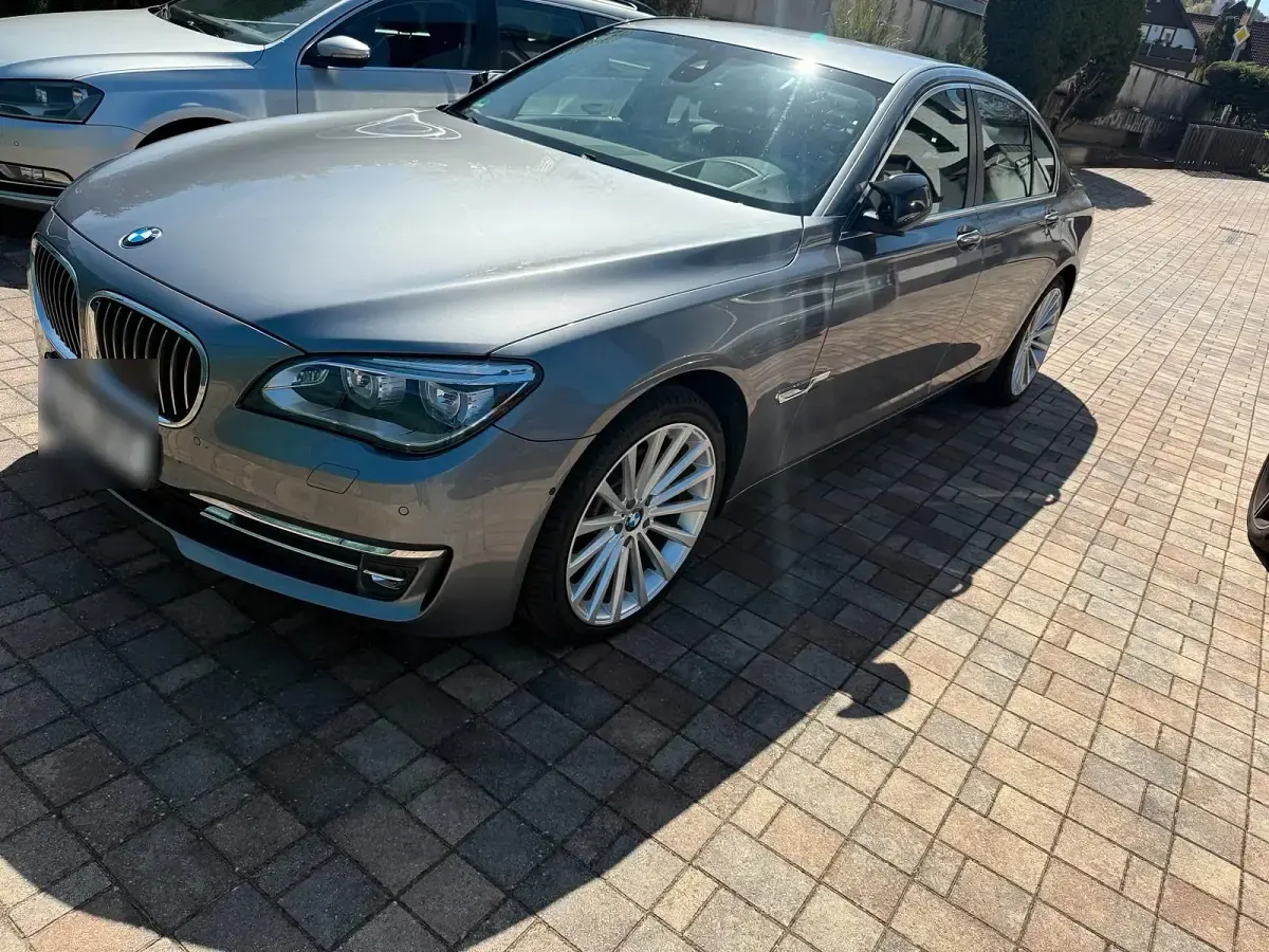 Gebraucht BMW 730 Sport Line 258 PS (189 kW) 2015 Grau Limousine