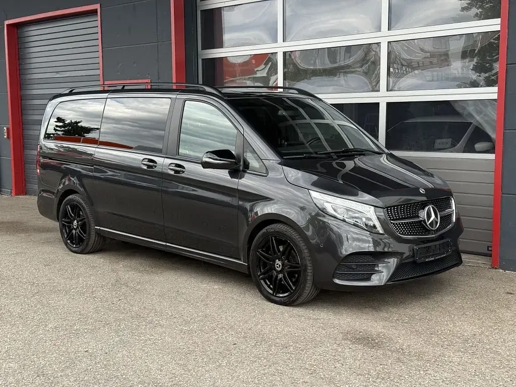 Gebraucht Mercedes V300 Avantgarde Edition 237 PS (174 kW) 2022 Grau Van / Kleinbus