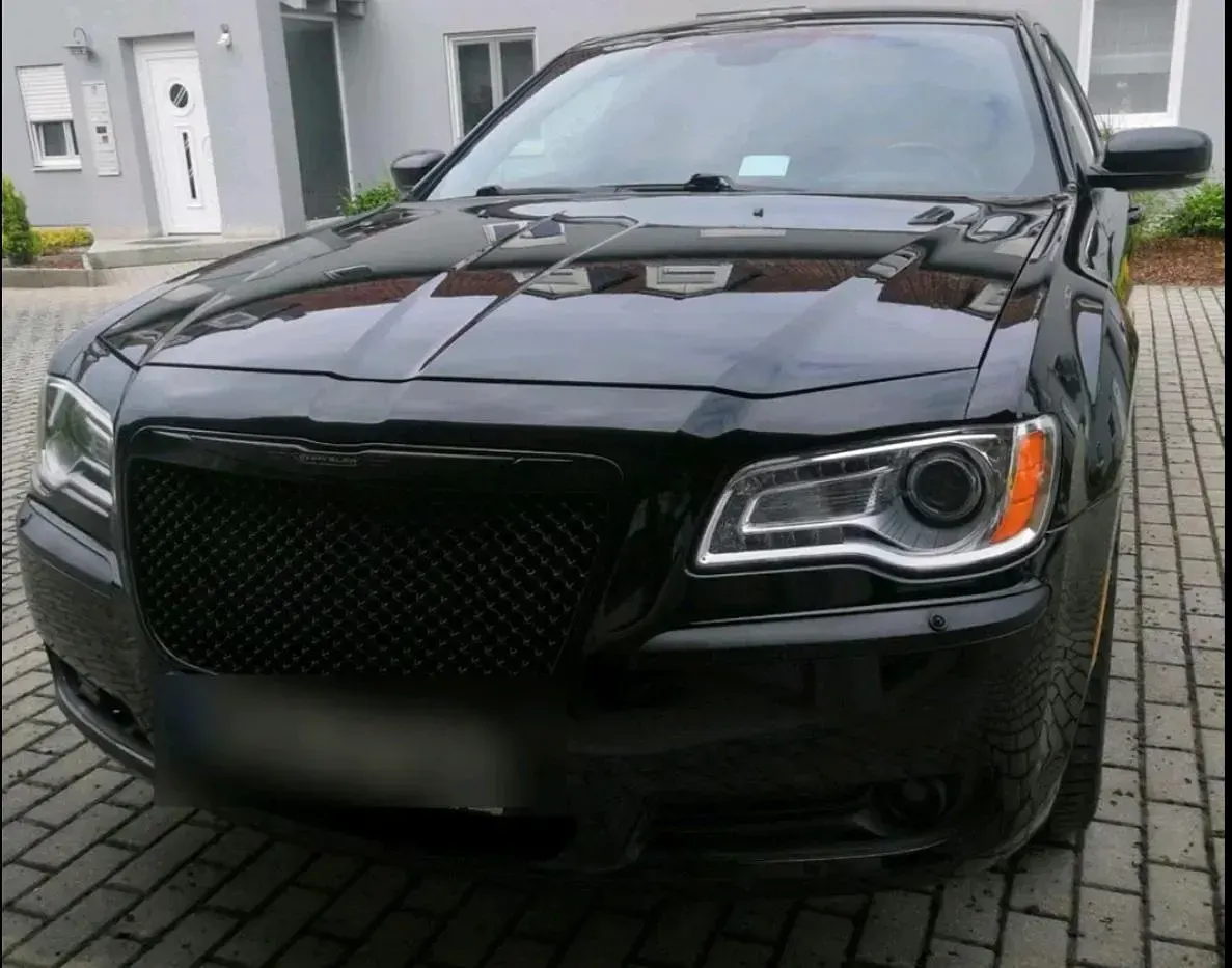 Gebraucht Chrysler 300C 369 PS (271 kW) 2026 Schwarz Limousine