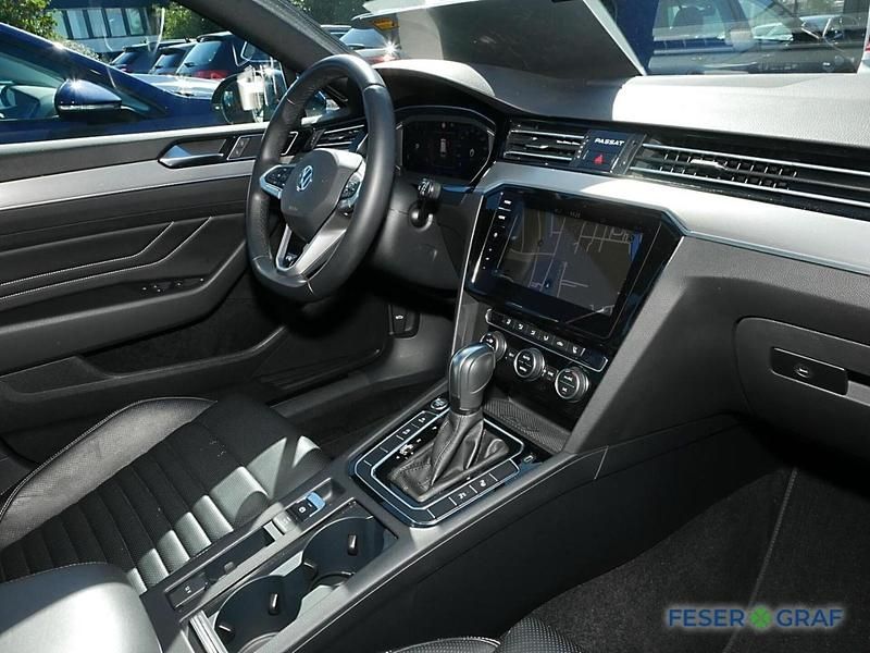 Gebraucht VW Passat Elegance 239 PS (175 kW) 2020 Aquamarinblau metallic Kombi