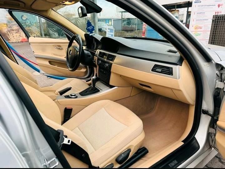 Silber Gebraucht 2006 BMW 320 Limousine | 5.100 € (Fairer Preis) - Bild 1/4
