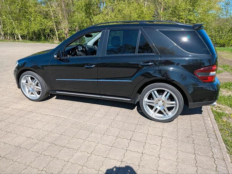 Gebraucht Mercedes ML320 272 PS (200 kW) 2006 Schwarz SUV