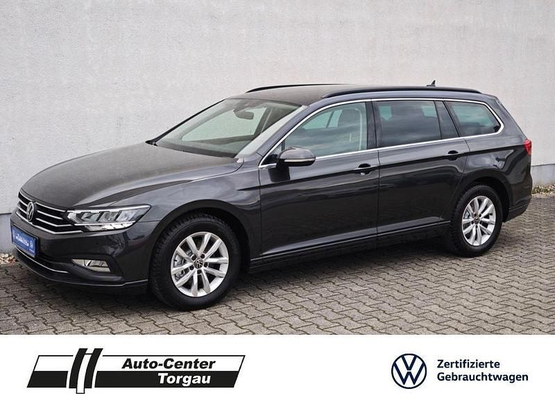 Grau Gebraucht 2023 VW Passat Business Limousine | 26.989 € (Guter Preis) - Bild 1/4