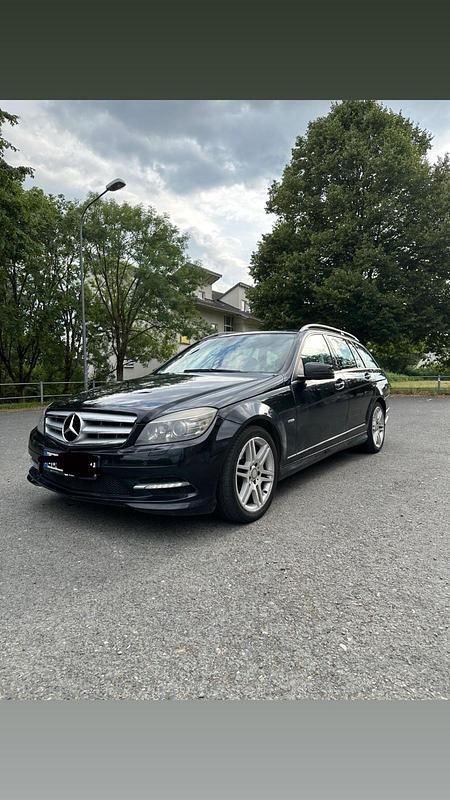 Schwarz Gebraucht 2010 Mercedes C220 AMG line Kombi | 7.899 € (Fairer Preis) - Bild 1/4