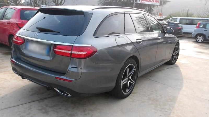 Gebraucht Mercedes E300 194 PS (142 kW) 2019 Grau Kombi