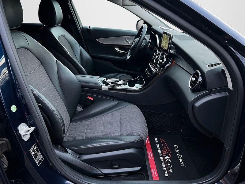 Gebraucht Mercedes C250 204 PS (150 kW) 2014 Blau Limousine