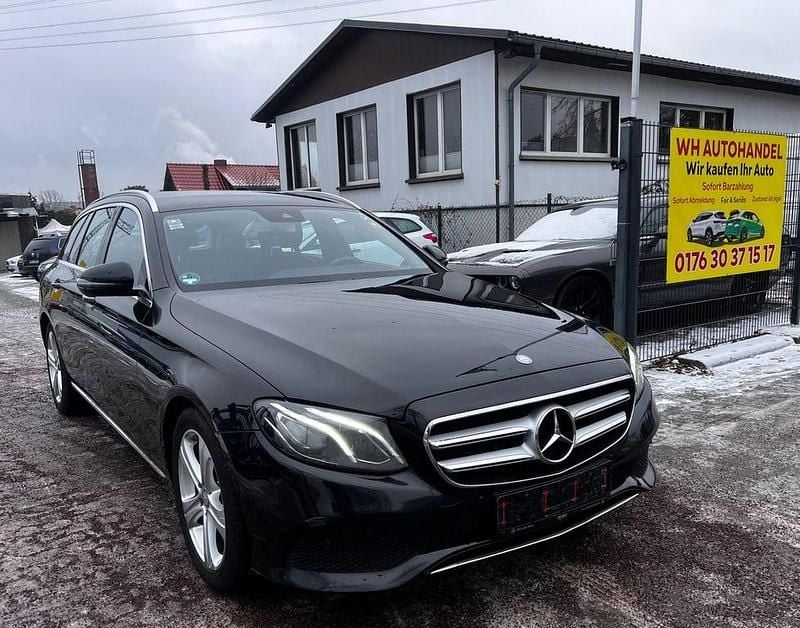 Schwarz Gebraucht 2017 Mercedes E200 Kombi | 17.700 € (Superpreis) - Bild 1/4