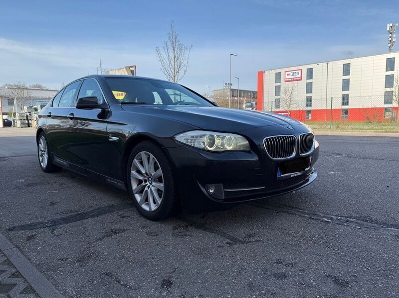 Schwarz Gebraucht 2012 BMW 520 Sport Line Limousine | 7.999 € (Guter Preis) - Bild 1/4