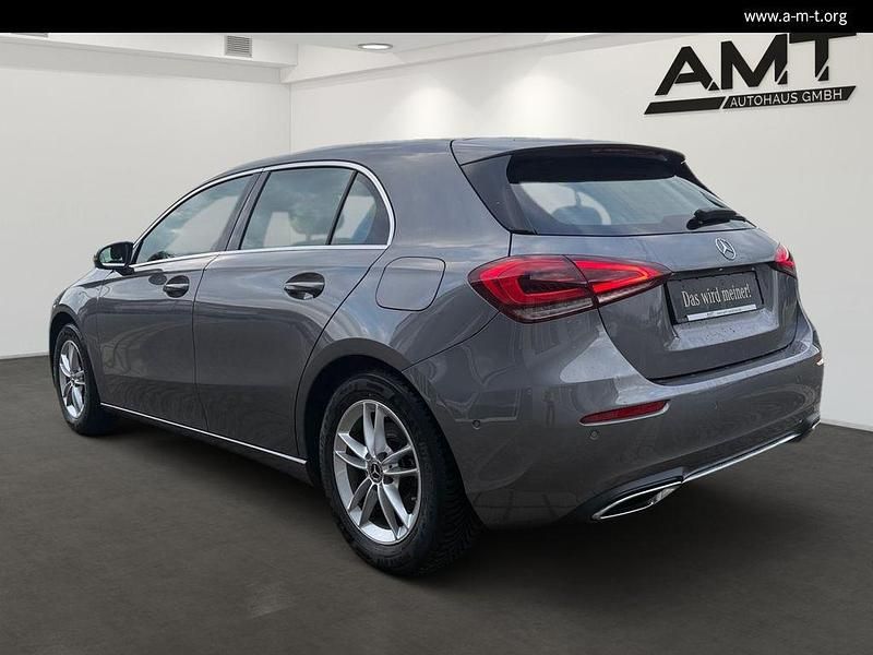Gebraucht Mercedes A180 Progressive 136 PS (100 kW) 2020 Grau Kleinwagen