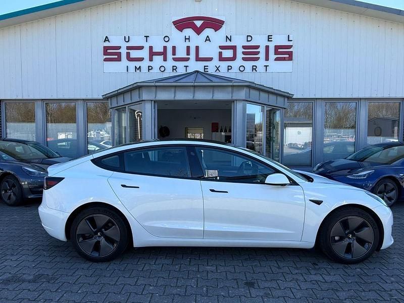 Second-hand Tesla Model 3 366 kW (498 CP) 2021 Alb Berlinǎ