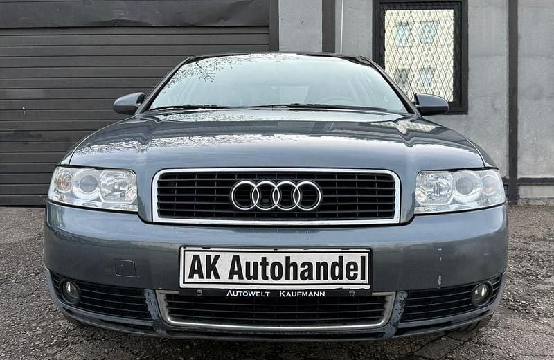 Second-hand Audi A4 131 CP (96 kW) 2002 Gri Berlinǎ