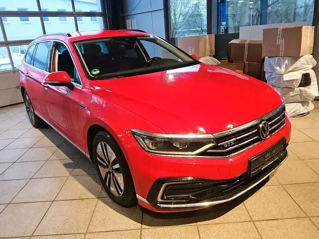 Gebraucht VW Passat GTE 218 PS (160 kW) 2021 Tornadorot Kombi