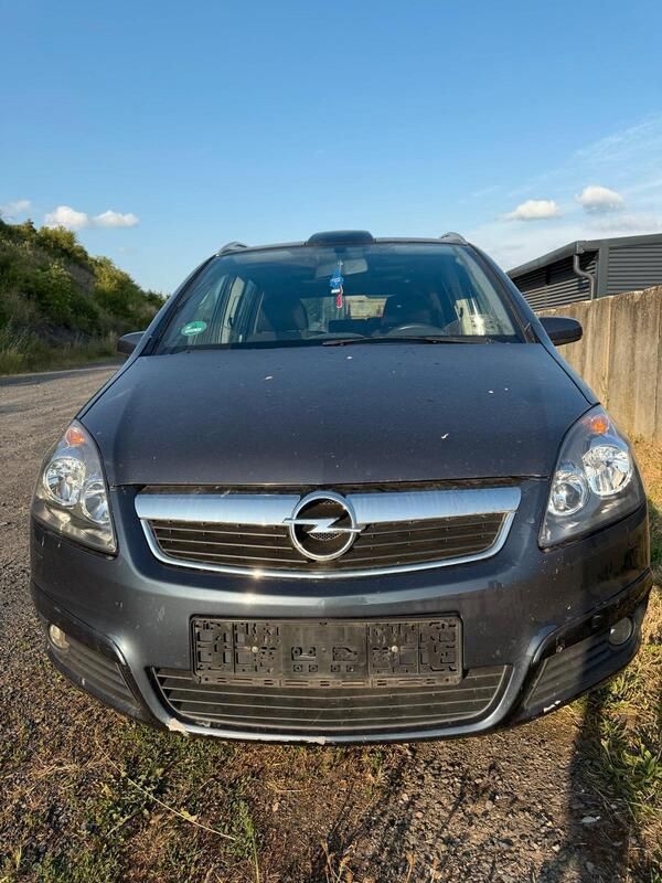 Grün Gebraucht 2006 Opel Zafira Van / Kleinbus | 999 € (Superpreis) - Bild 1/4