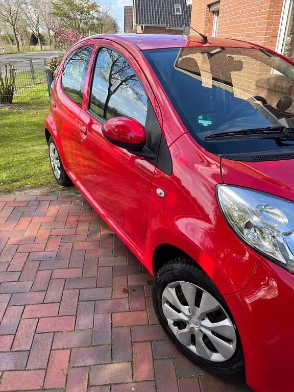 Second-hand Citroën C1 68 CP (50 kW) 2011 Roșu Hatchback