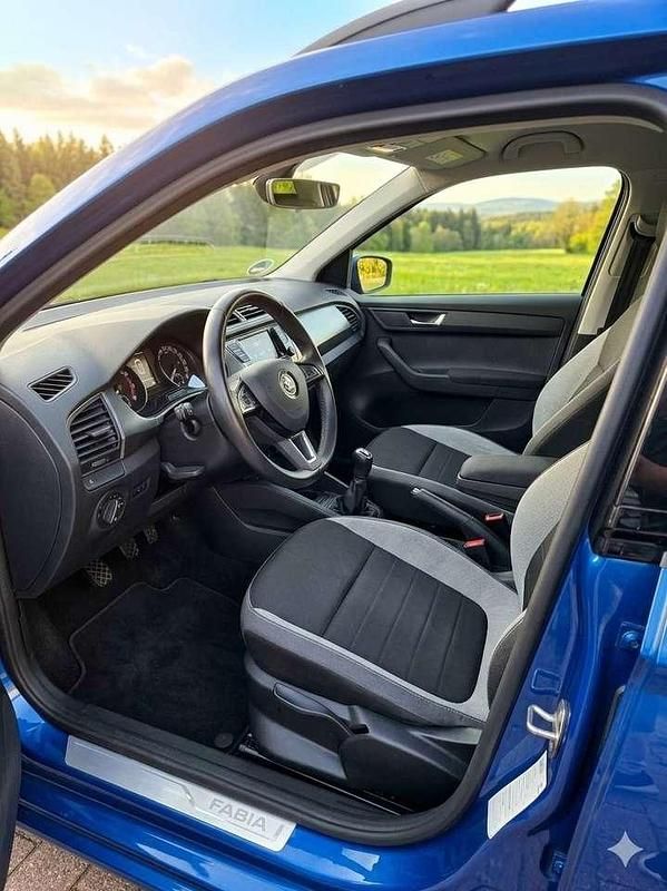 Gebraucht Skoda Fabia Drive 95 PS (69 kW) 2019 Blau Kombi