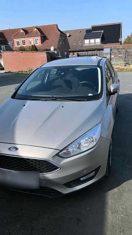 Gebraucht Ford Focus 100 PS (73 kW) 2016 Grau Kombi