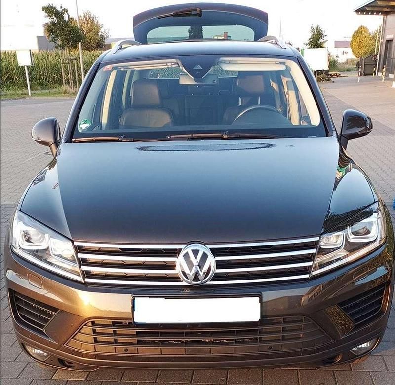 Braun Gebraucht 2015 VW Touareg SUV | 29.963 € (Fairer Preis) - Bild 1/4