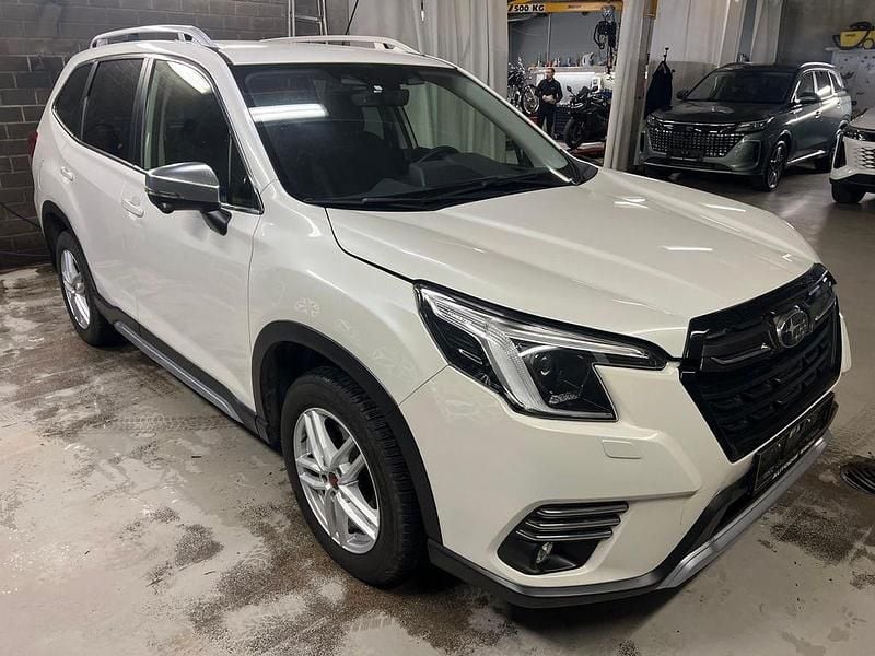 Weiß Gebraucht 2024 Subaru Forester Comfort SUV | 32.900 € (Superpreis) - Bild 1/4
