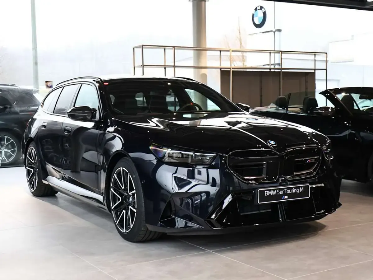 Neu BMW M5 Performance 727 PS (534 kW) 2026 Carbonschwarz Kombi