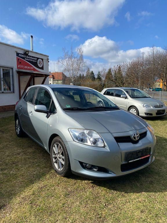 Gebraucht Toyota Auris Team 97 PS (71 kW) 2008 Silber Kleinwagen