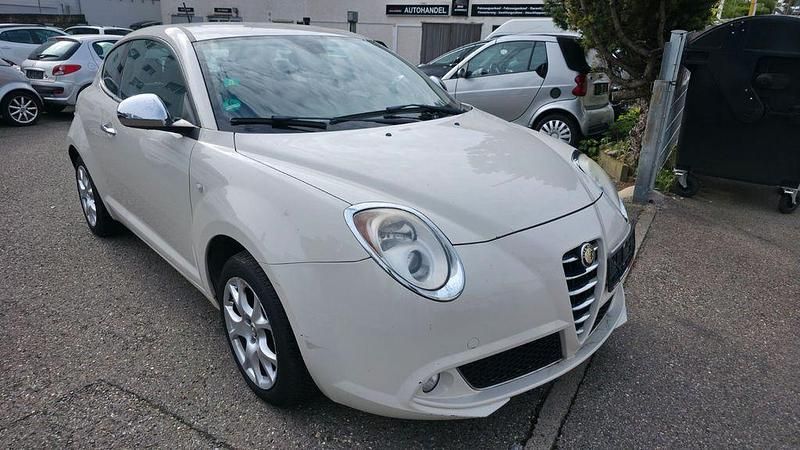 Weiß Gebraucht 2012 Alfa Romeo MiTo Turismo Kleinwagen | 2.990 € (Etwas zu teuer) - Bild 1/4