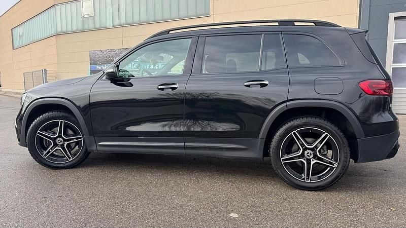 Gebraucht Mercedes GLB200 163 PS (119 kW) 2024 Schwarz SUV