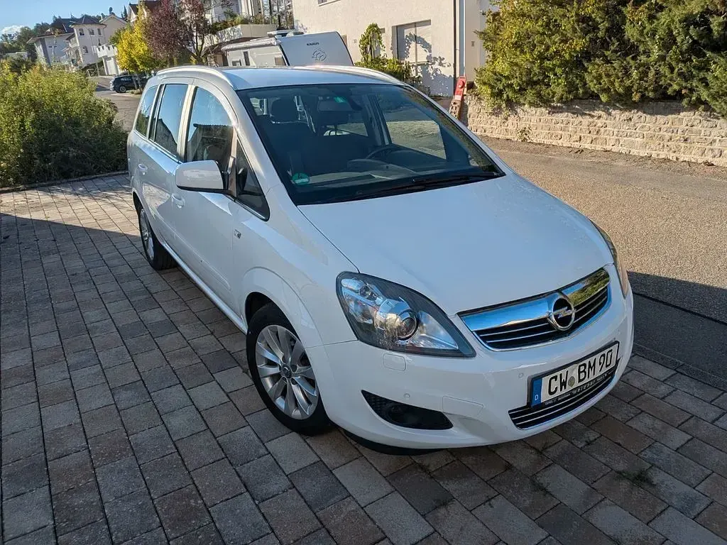 Gebraucht Opel Zafira Family 110 PS (80 kW) 2014 Weiß Van / Kleinbus