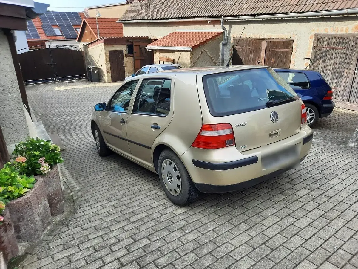 Gebraucht VW Golf IV 75 PS (55 kW) 2003 Gold Limousine