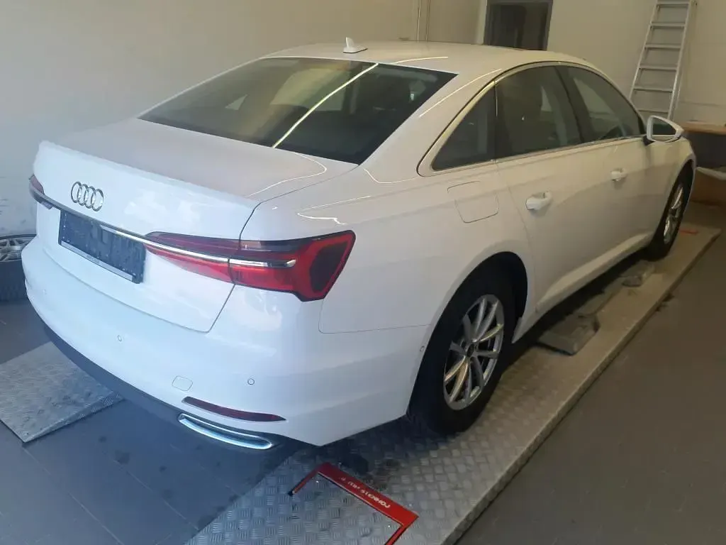Gebraucht Audi A6 Basis 163 PS (119 kW) 2022 Weiß Limousine