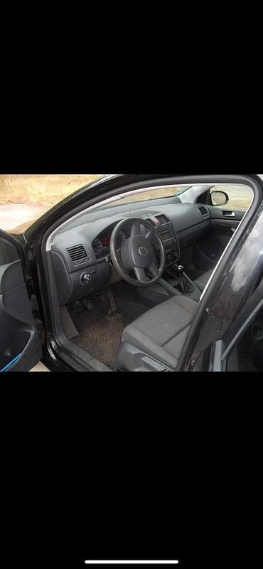 Gebraucht VW Golf IV 70 PS (51 kW) 2004 Schwarz Kleinwagen