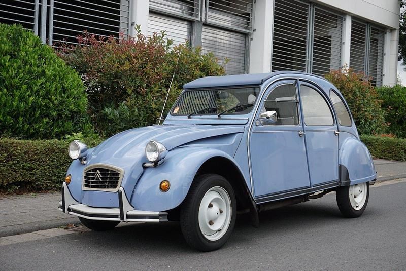Blau Gebraucht 1987 Citroën 2CV Limousine | 8.900 € - Bild 1/4