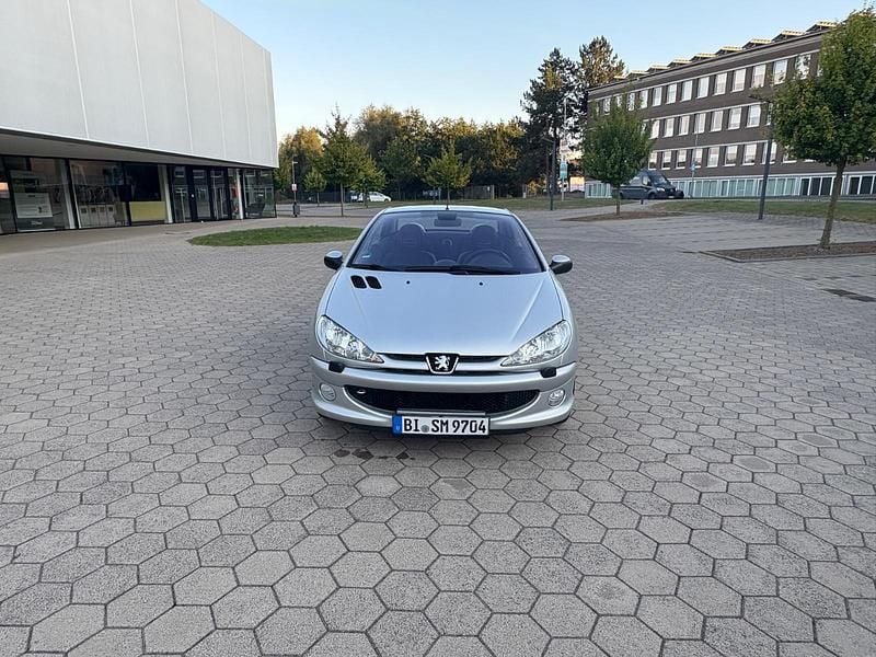 Grau Gebraucht 2007 Peugeot 206 CC Cabrio | 3.200 € (Teuer) - Bild 1/4
