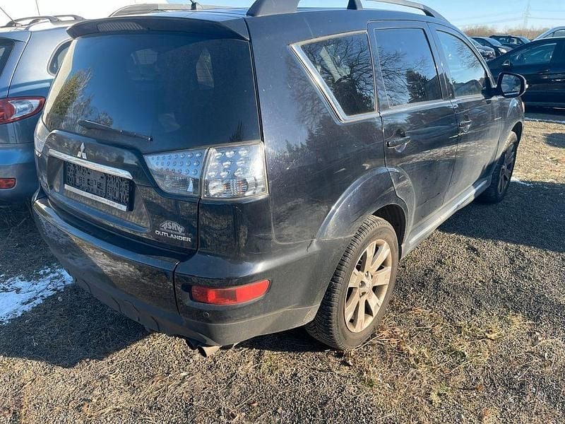 Gebraucht Mitsubishi Outlander 177 PS (130 kW) 2011 Schwarz SUV