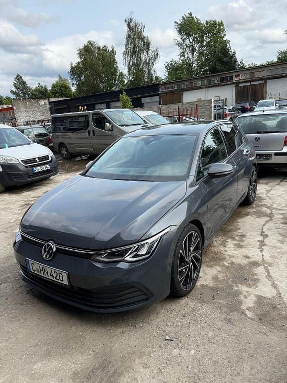 Grau Gebraucht 2020 VW Golf Life Limousine | 15.499 € (Superpreis) - Bild 1/4